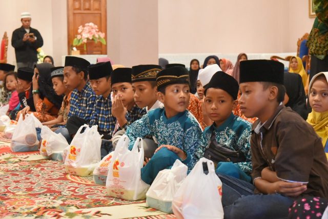 KETAHUI 6 MANFAAT MEMBERI SEDEKAH BAGI ANAK YATIM