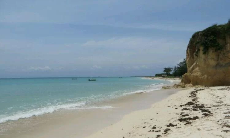 wisata pantai di Lombok Tengah